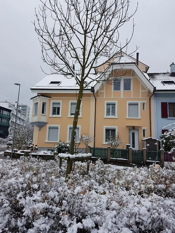 Niros Bed & Breakfast Birsfelden