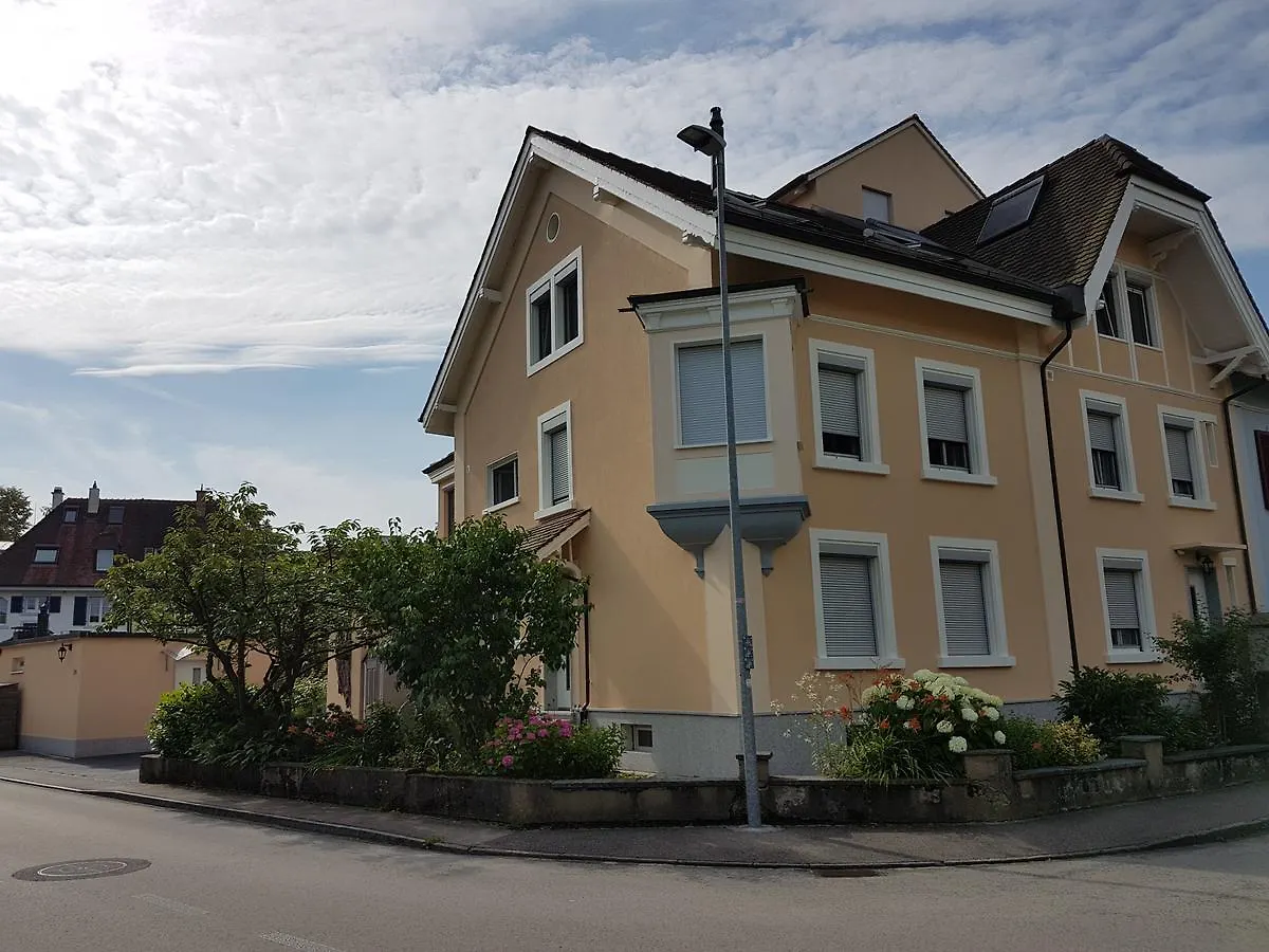 Niros Bed & Breakfast Birsfelden